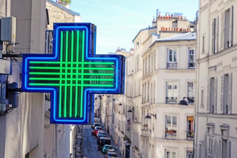 デルモコスメ特集 フランスの薬局