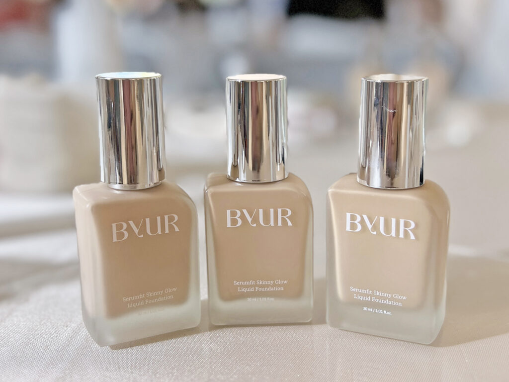 バイユア セラムフィットスキニーグローリキッドファンデーション